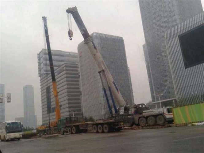 运城市“自动找平”—— 吊车的 “平地神器” 技术