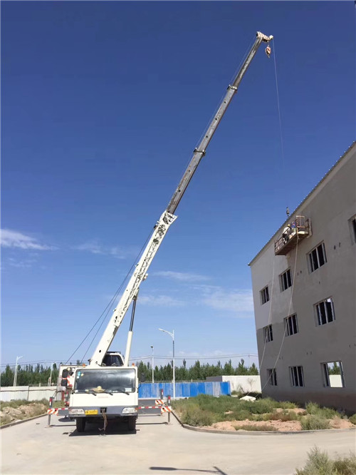 运城市“轻装强干”—— 吊车的 “轻量化臂架” 技术